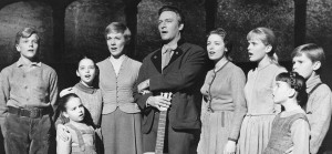 Cast from <The Sound of Music> Singing